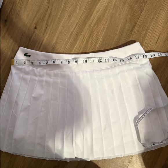 Lacoste - Women's White skirt Pleated Shorts - Picture 6 of 6